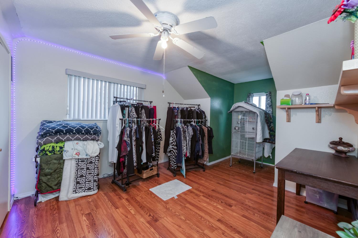 182 E Kennedy Ave, Tulare, CA 93274