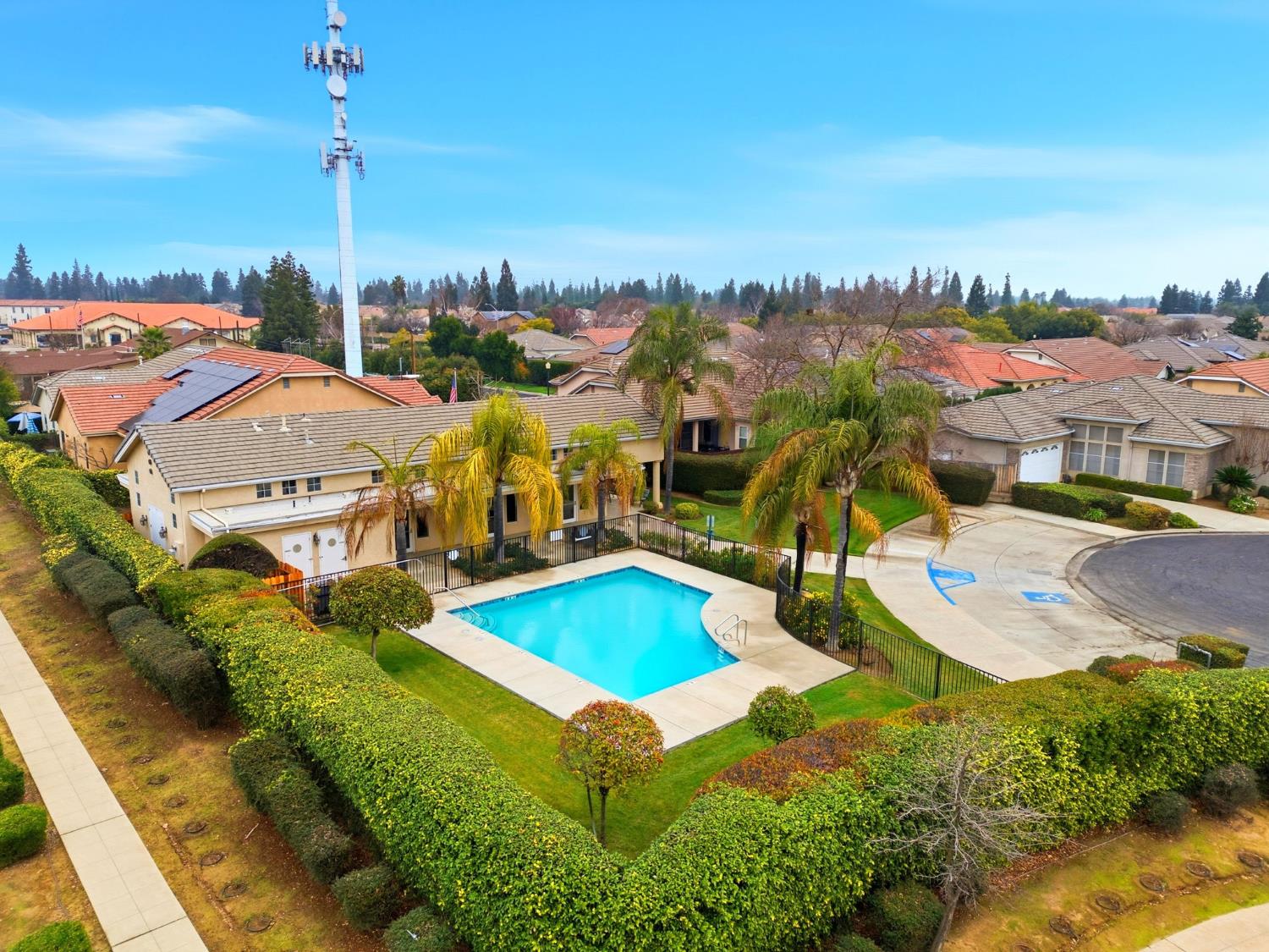 873 E Green Acres Dr, Fresno, CA 93720