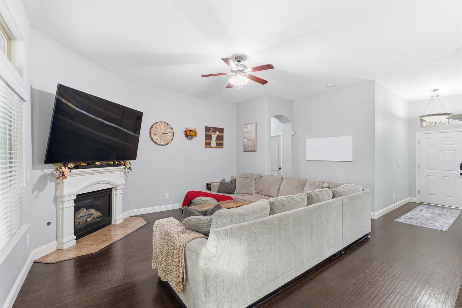 4387 N Ellendale Ave, Fresno, CA 93722