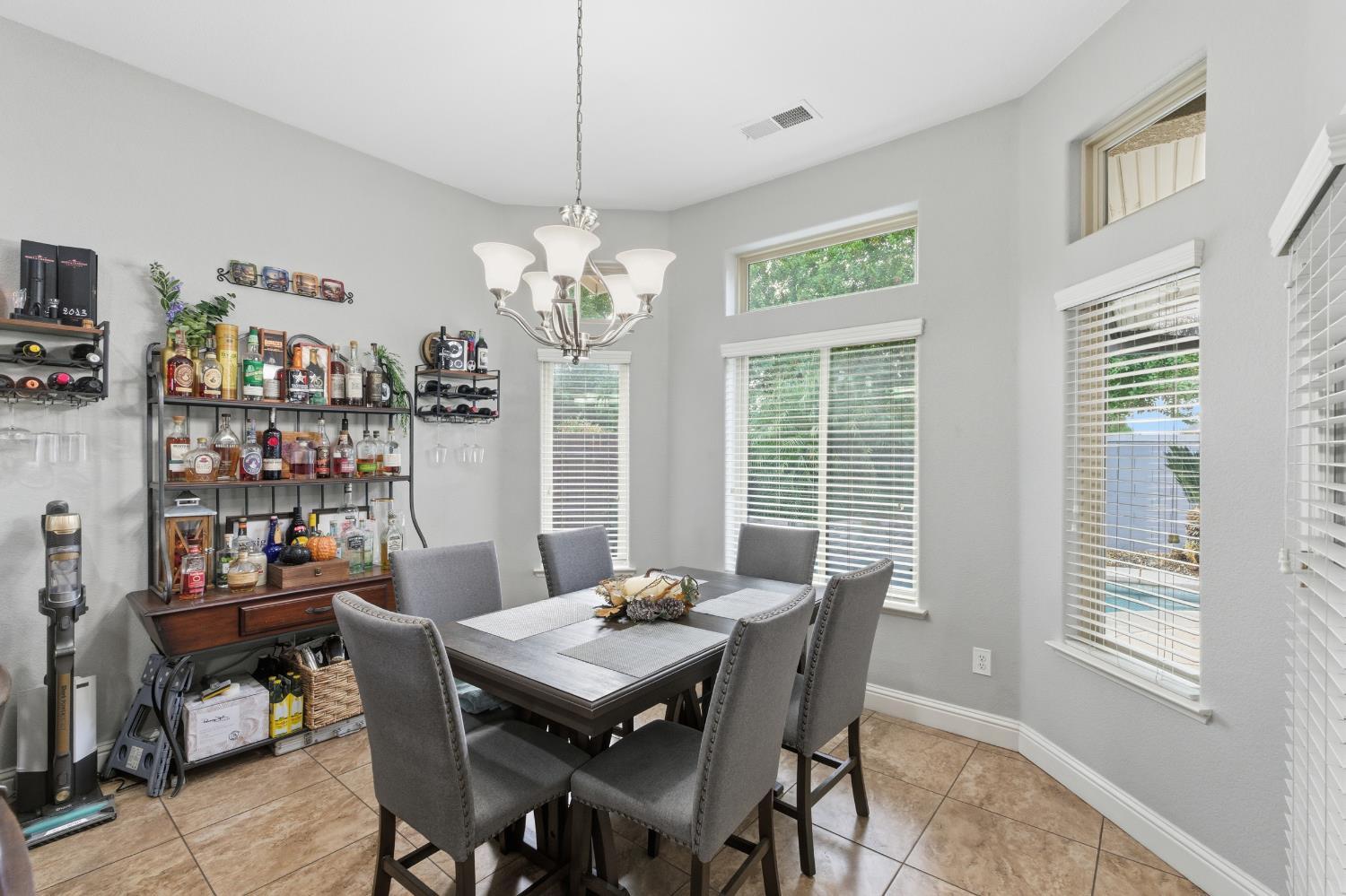 4387 N Ellendale Ave, Fresno, CA 93722