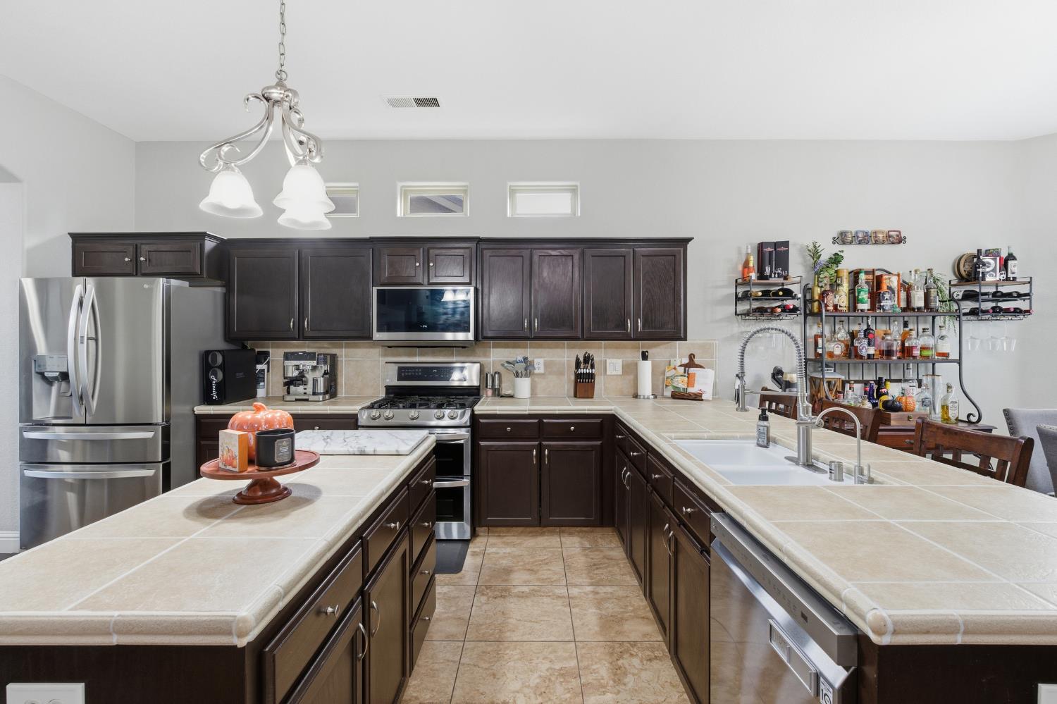 4387 N Ellendale Ave, Fresno, CA 93722