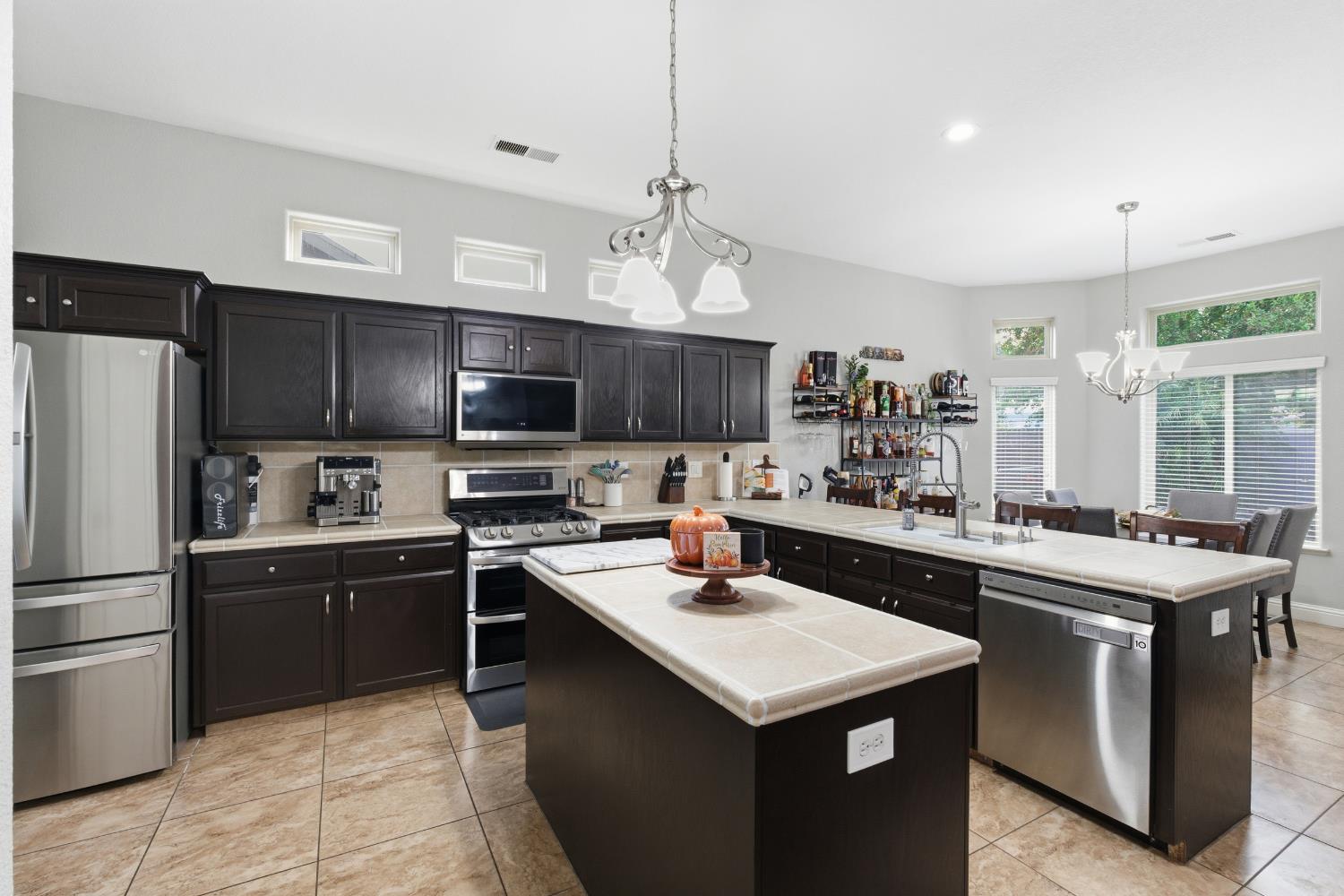 4387 N Ellendale Ave, Fresno, CA 93722