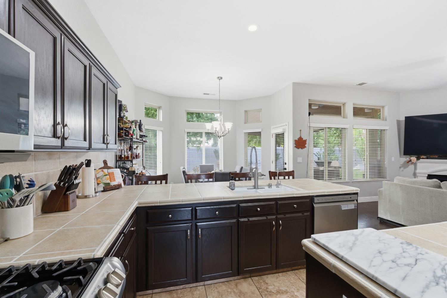 4387 N Ellendale Ave, Fresno, CA 93722