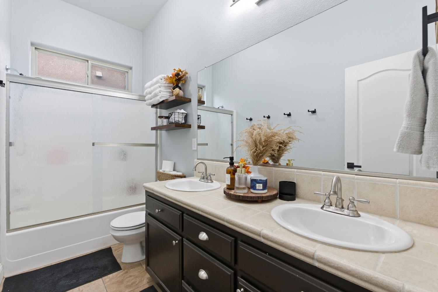 4387 N Ellendale Ave, Fresno, CA 93722