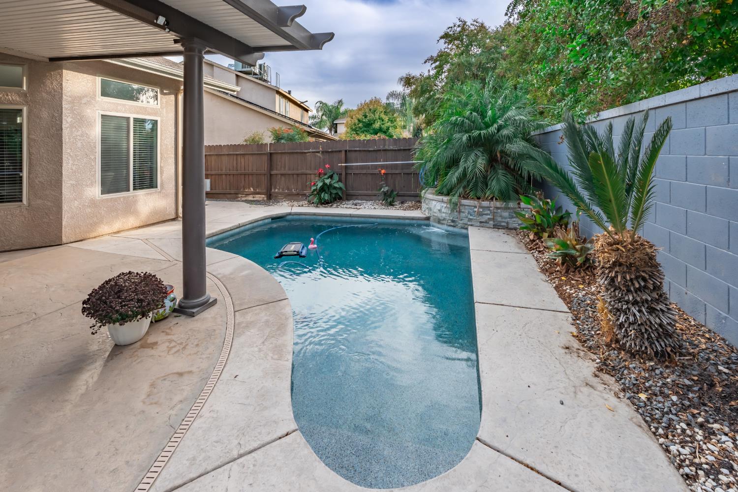 4387 N Ellendale Ave, Fresno, CA 93722