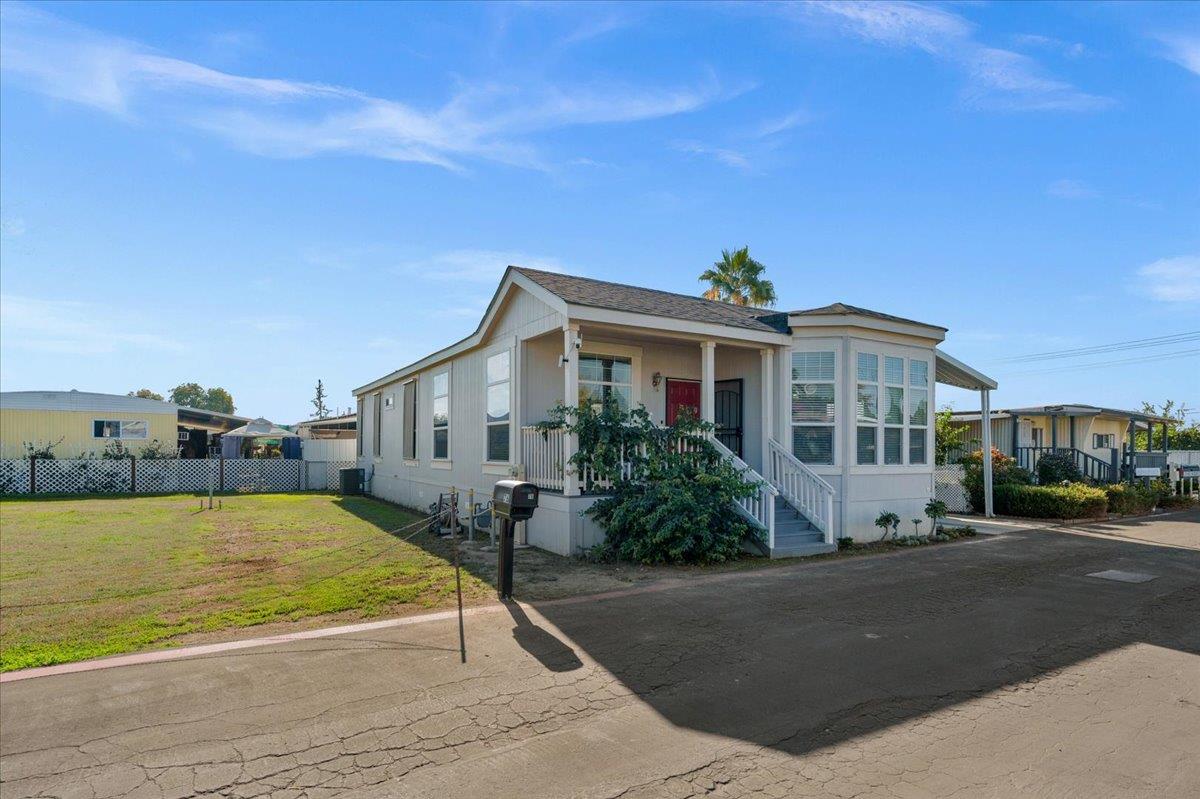 1272 Villa Ave #76, Clovis, CA 93612