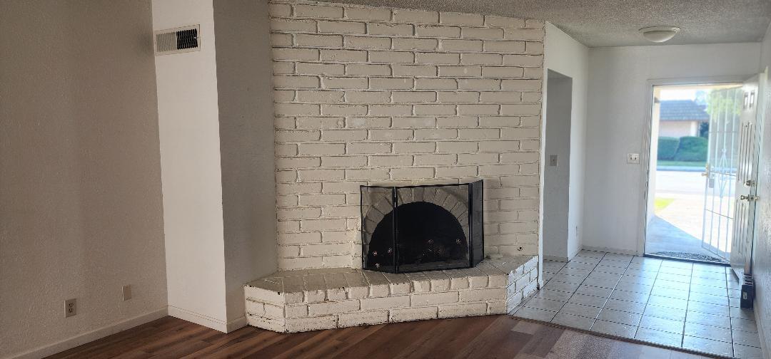 593 W Alamos Ave, Clovis, CA 93612