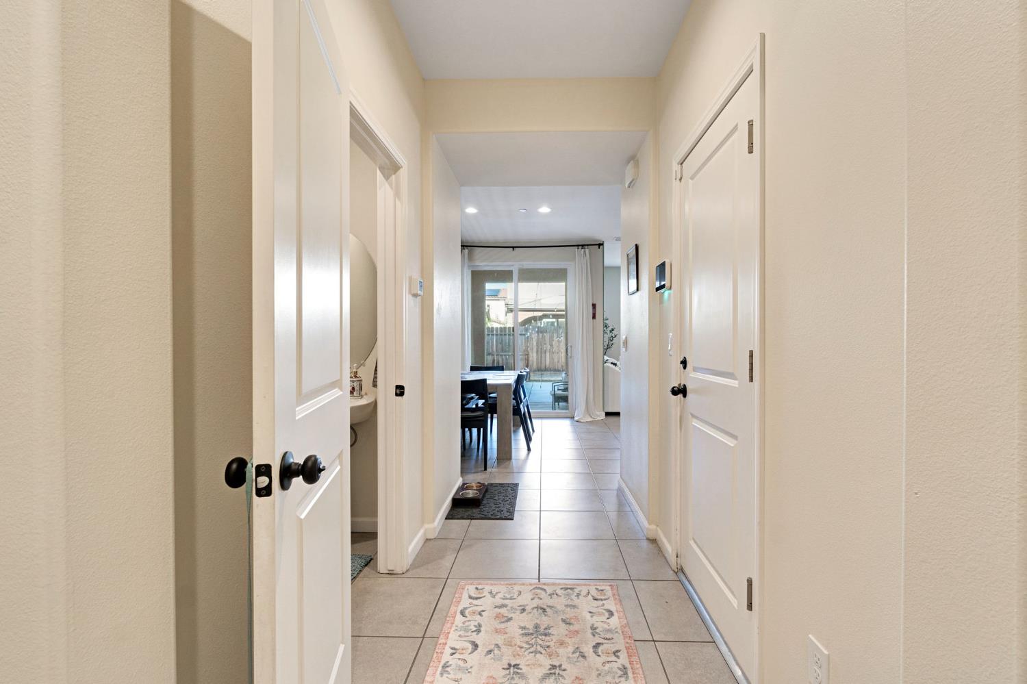 867 Fir St W, Madera, CA 93636