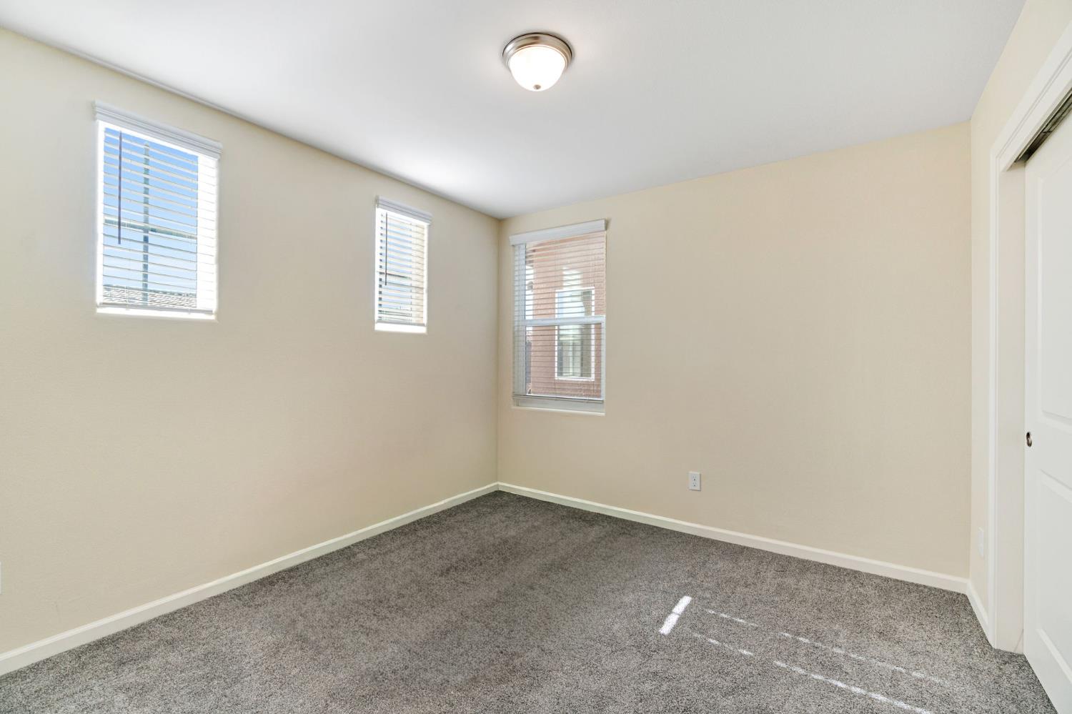 867 Fir St W, Madera, CA 93636