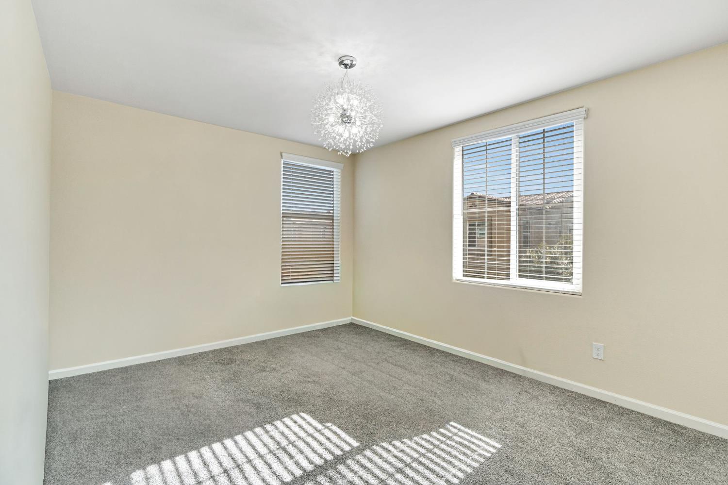 867 Fir St W, Madera, CA 93636