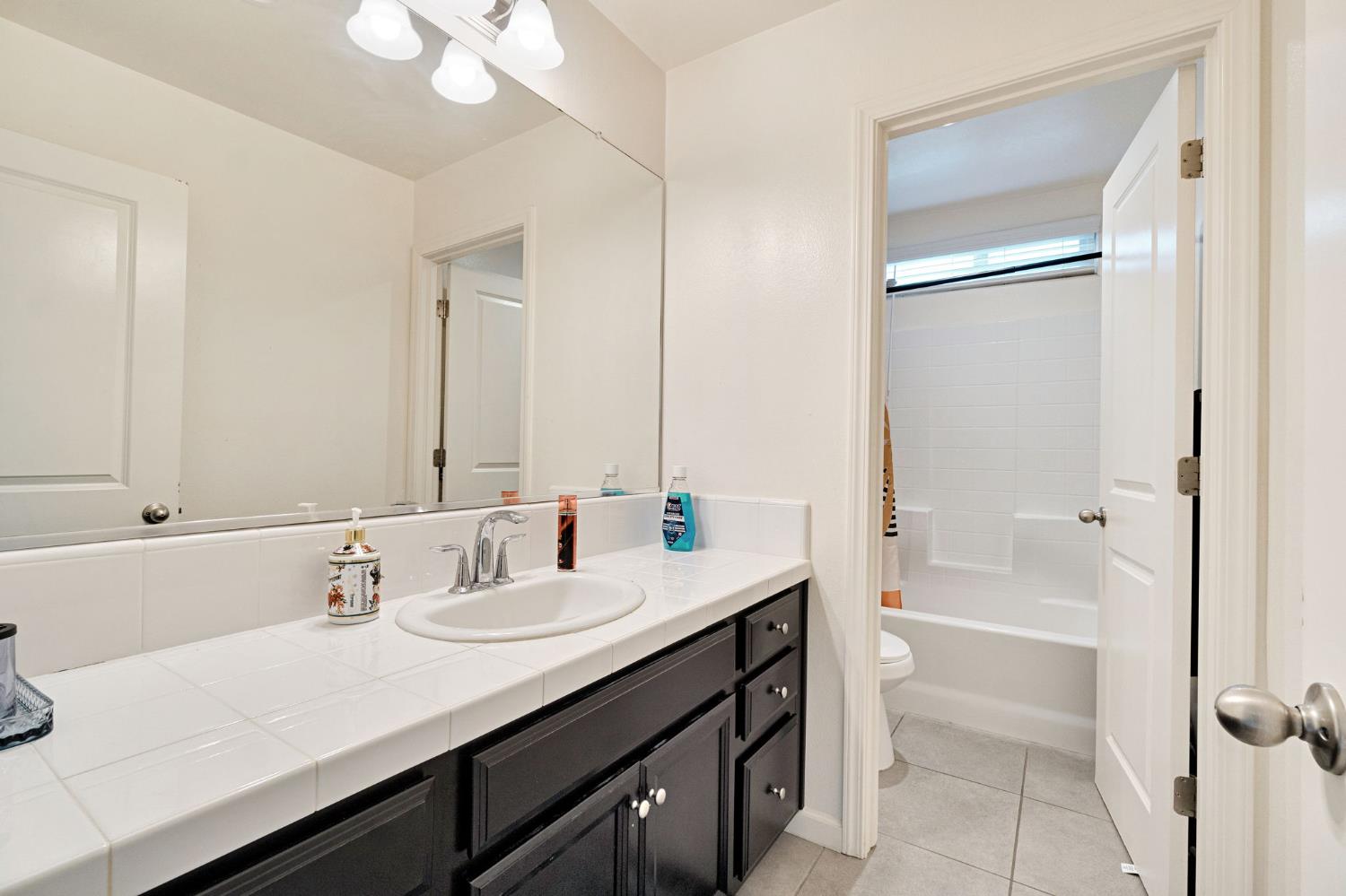 867 Fir St W, Madera, CA 93636