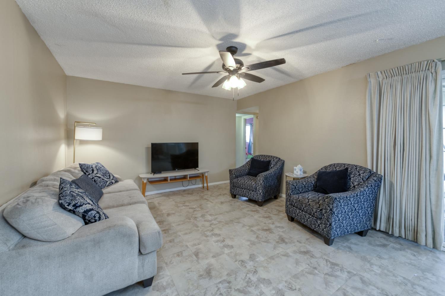 3068 W Holland Ave, Fresno, CA 93722