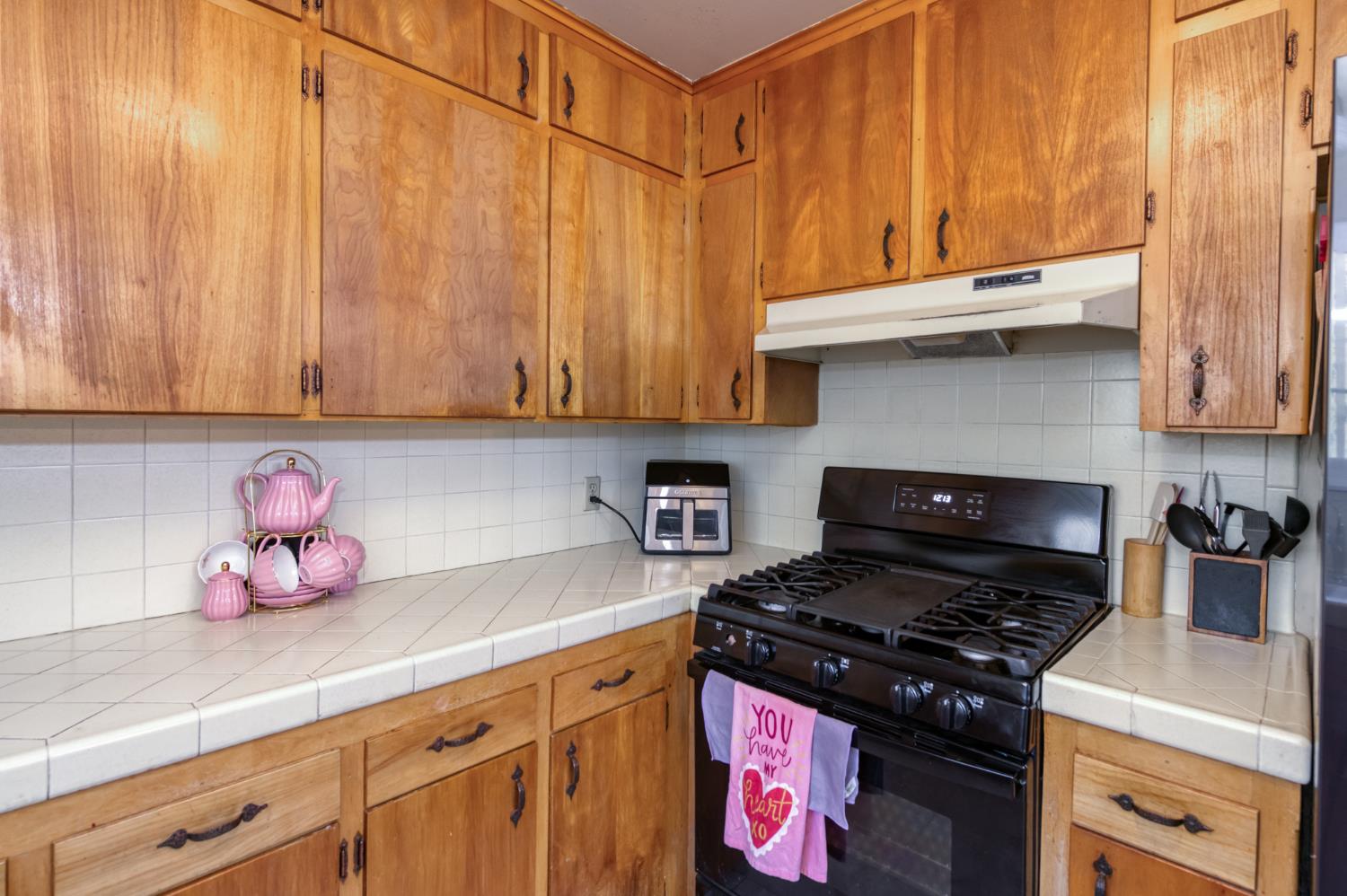 3068 W Holland Ave, Fresno, CA 93722