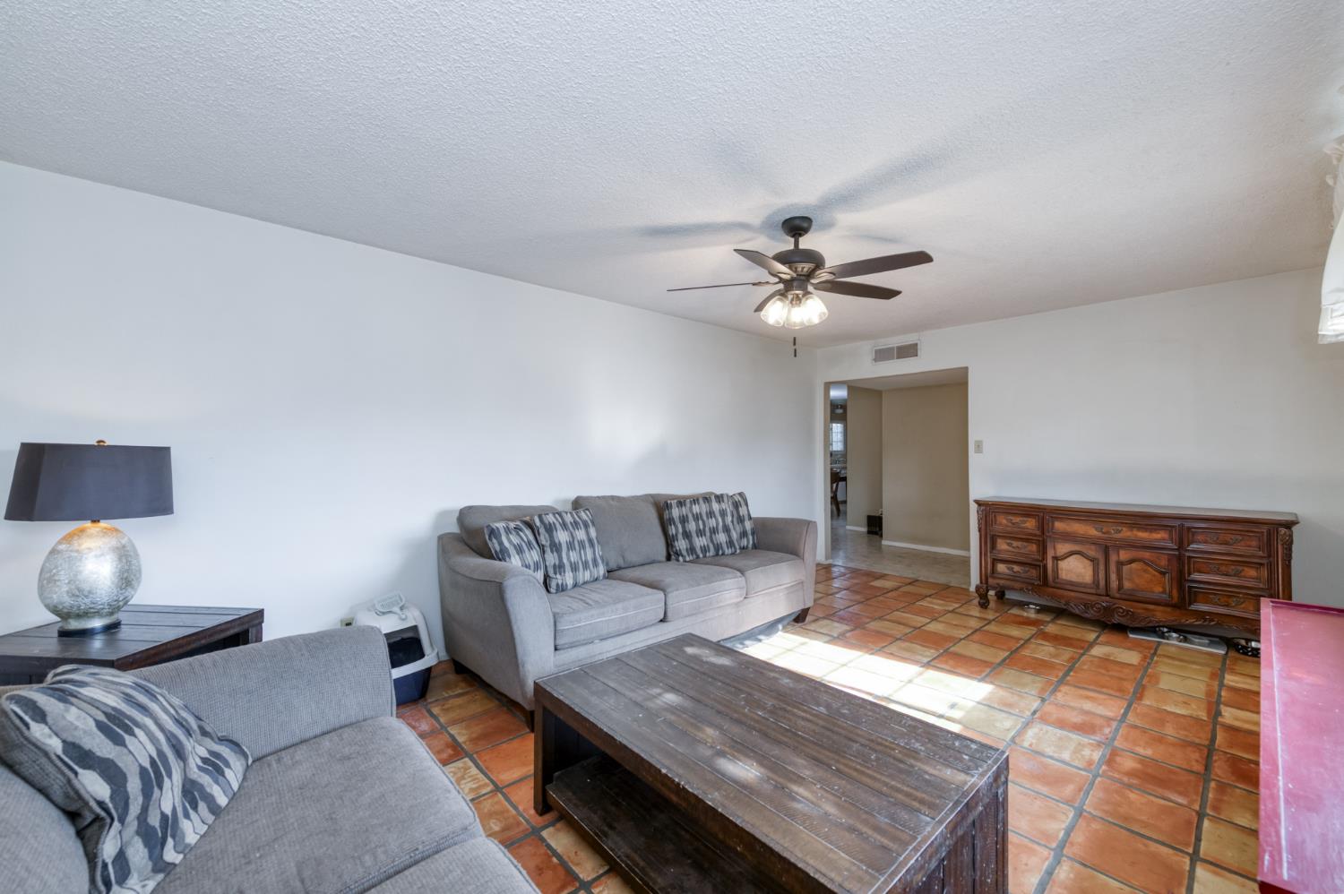 3068 W Holland Ave, Fresno, CA 93722