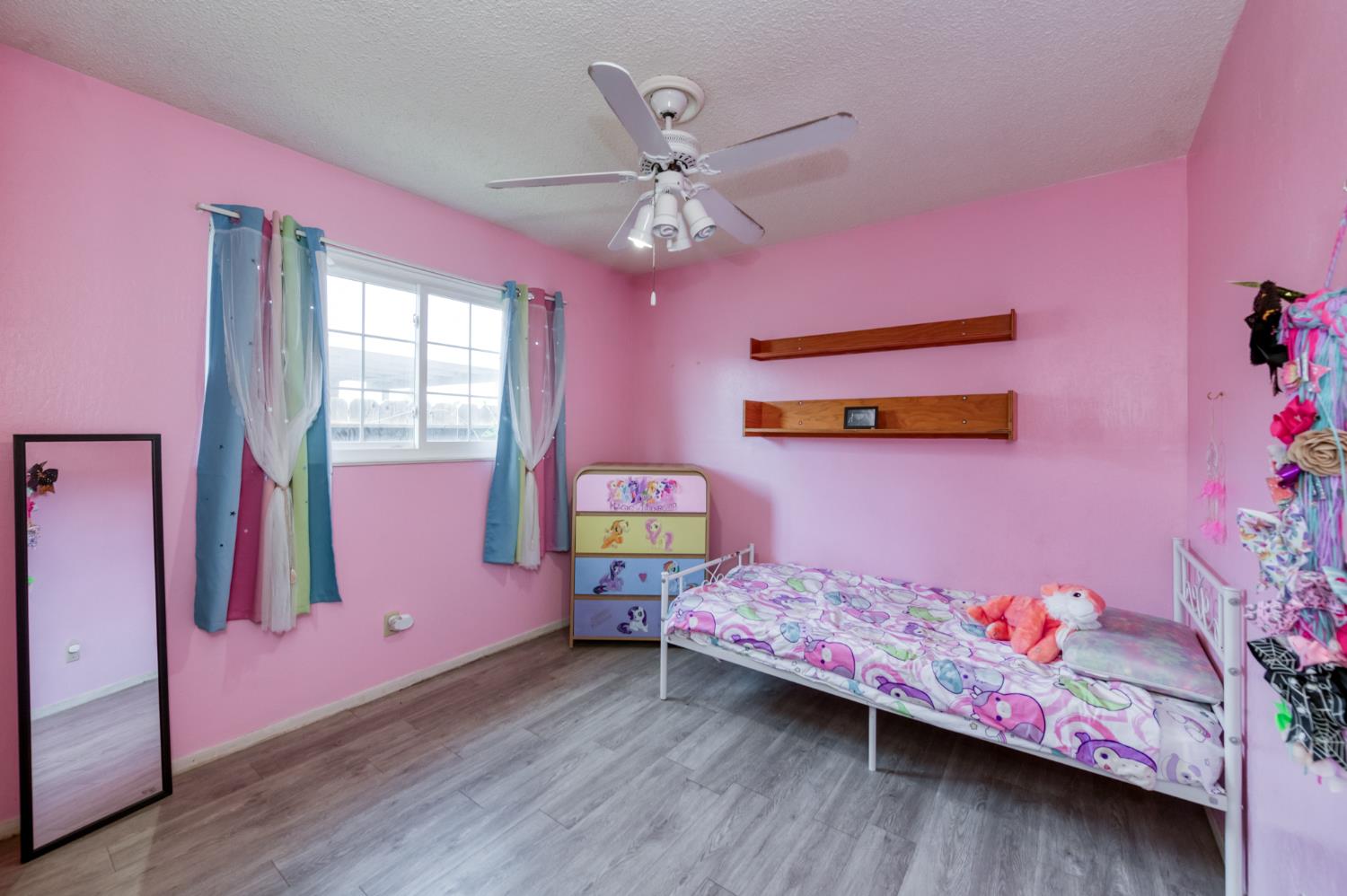 3068 W Holland Ave, Fresno, CA 93722