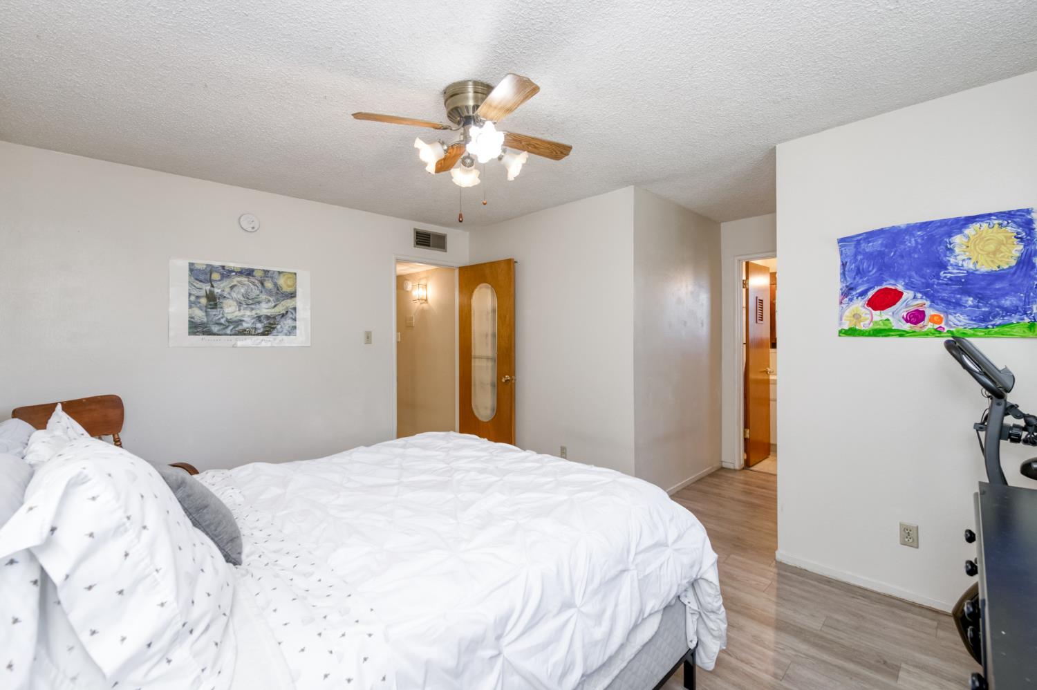 3068 W Holland Ave, Fresno, CA 93722