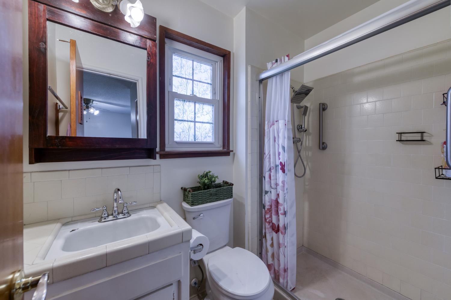 3068 W Holland Ave, Fresno, CA 93722