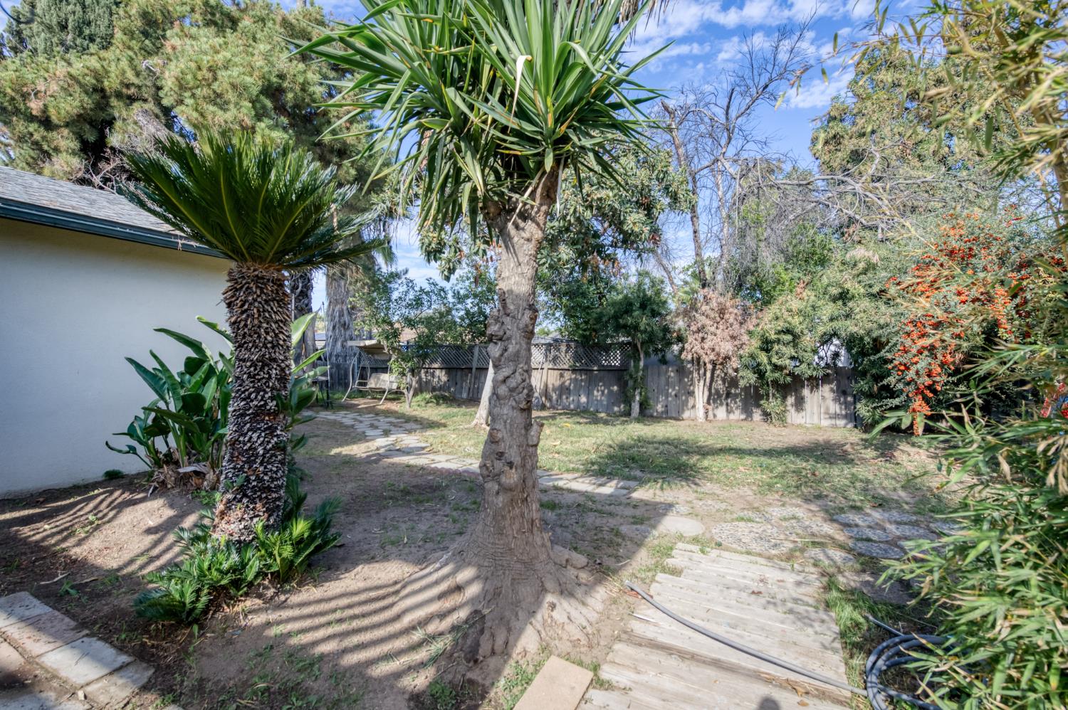 3068 W Holland Ave, Fresno, CA 93722