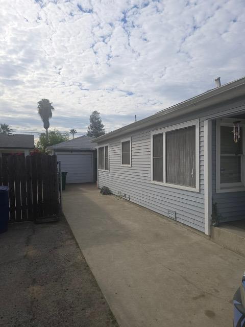 165 E LINDEN, Reedley, CA 93654