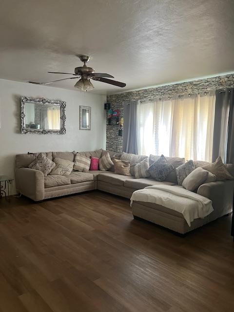 165 E LINDEN, Reedley, CA 93654