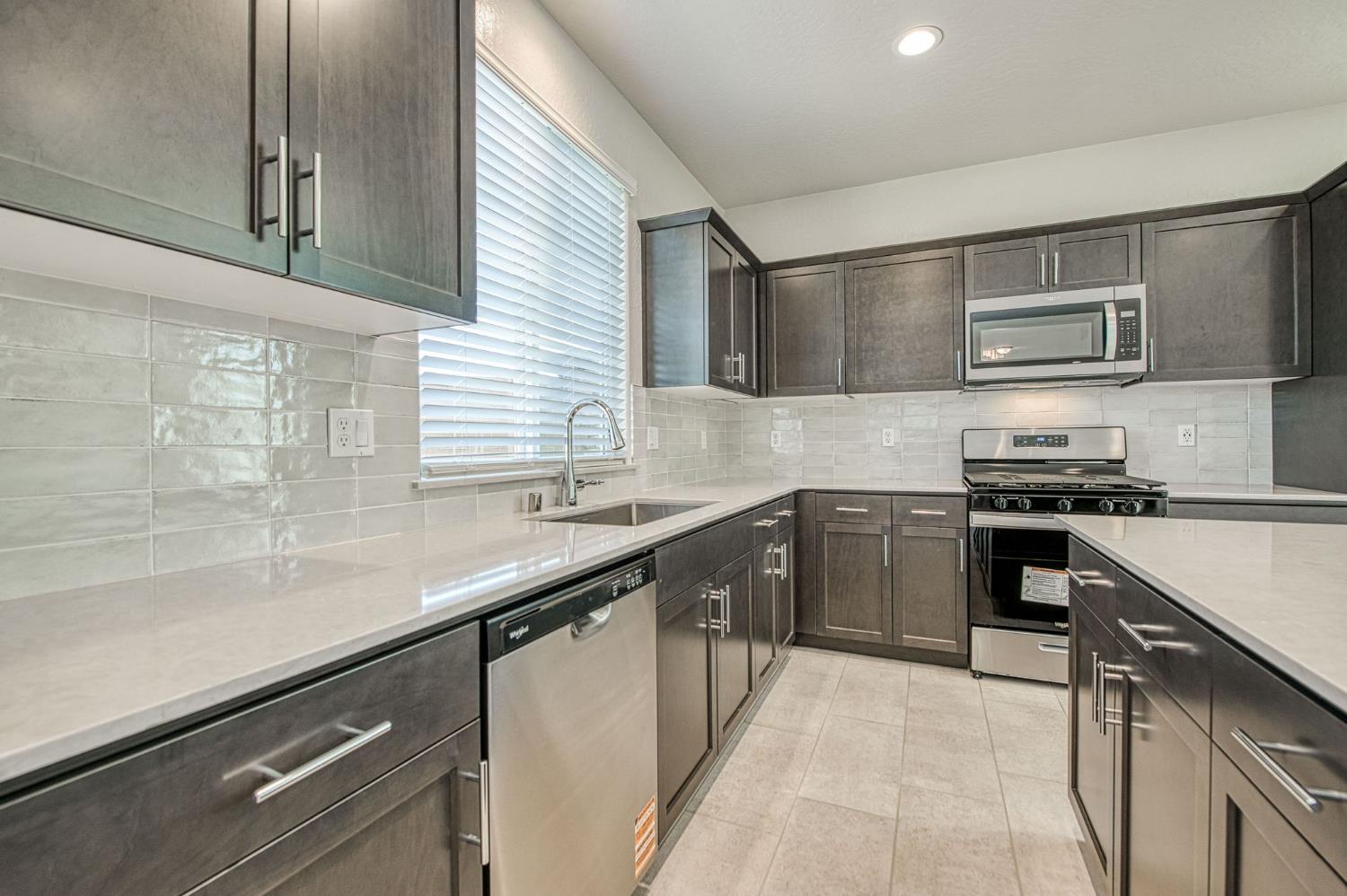 387 Lucas Ave S, Madera, CA 93636