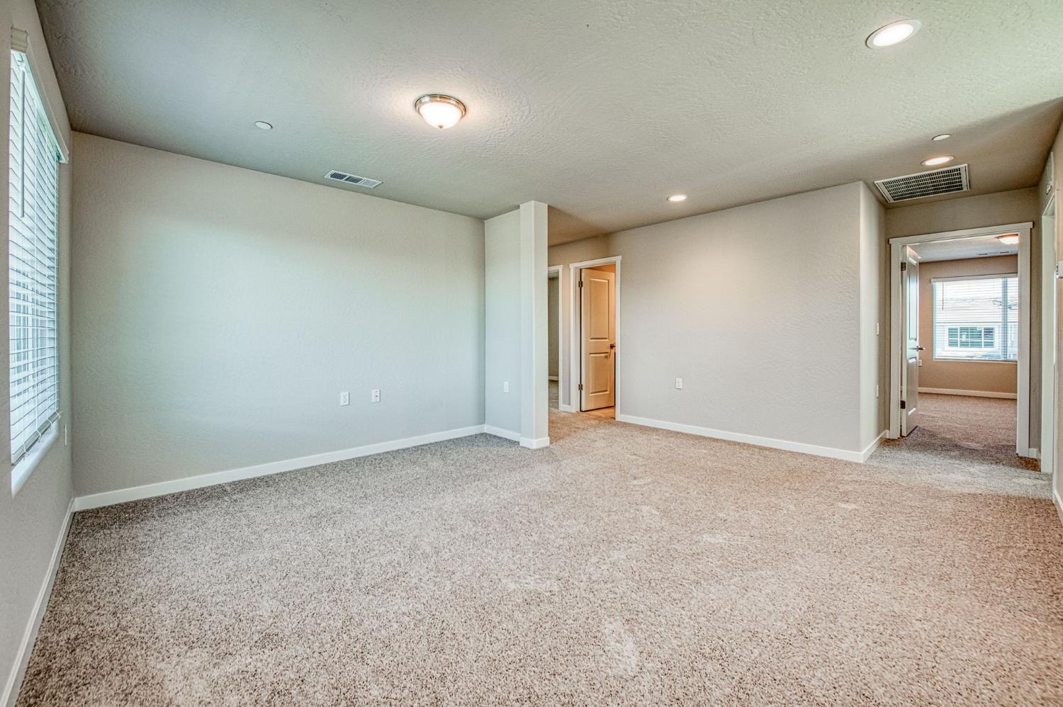 387 Lucas Ave S, Madera, CA 93636