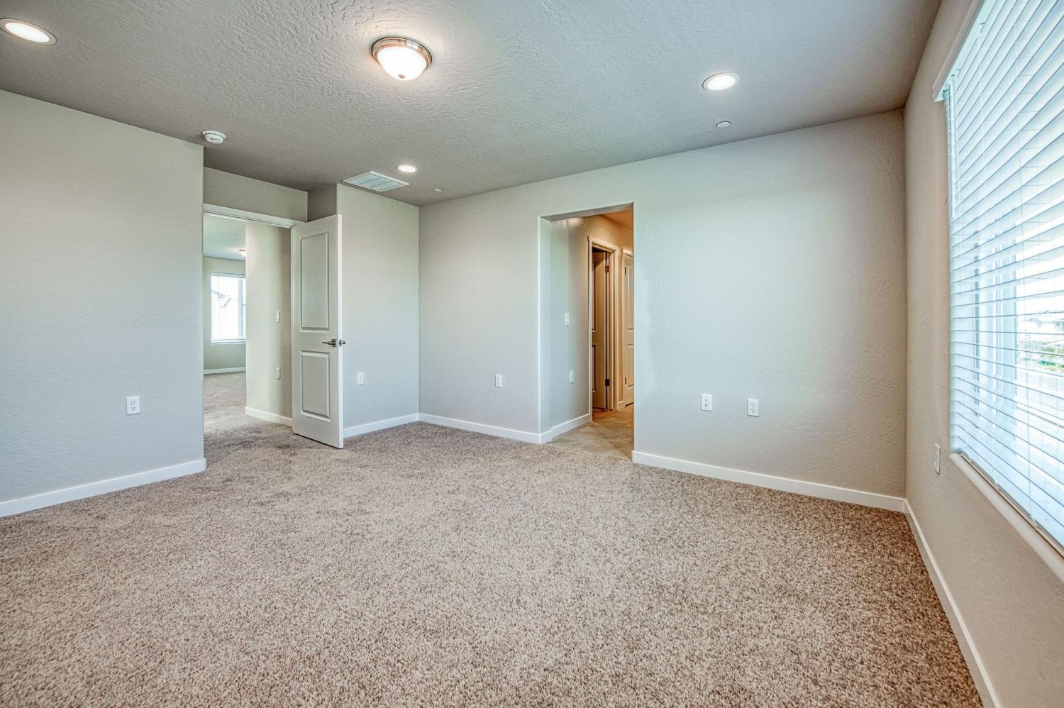 387 Lucas Ave S, Madera, CA 93636