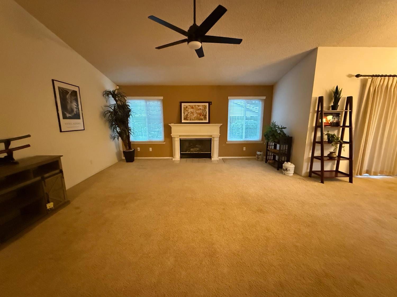 5532 W Wathen Ave, Fresno, CA 93722