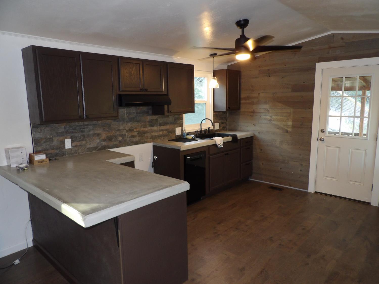 38967 Deerbrook Ln, Yokuts Valley, CA 93675