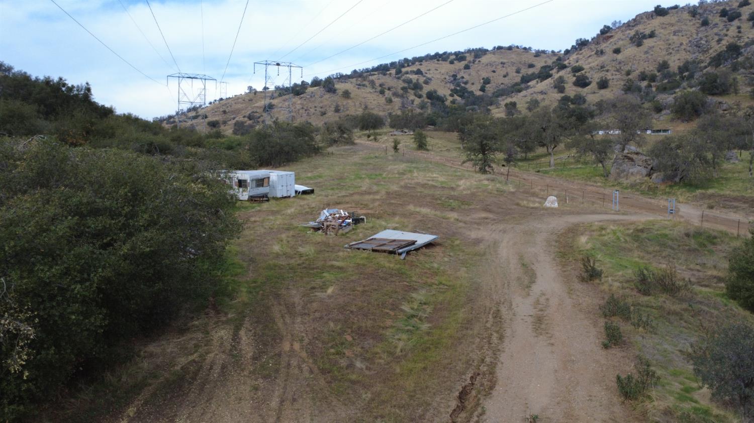 38967 Deerbrook Ln, Yokuts Valley, CA 93675