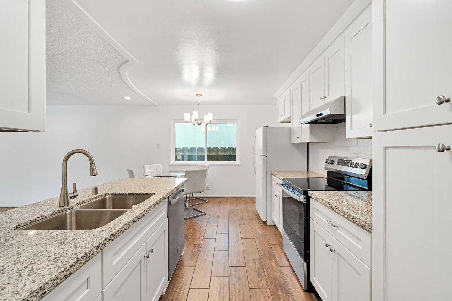 1215 E San Ramon Ave, Fresno, CA 93710