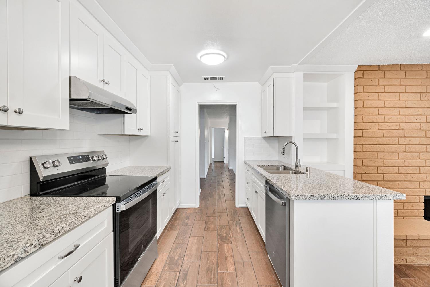 1215 E San Ramon Ave, Fresno, CA 93710