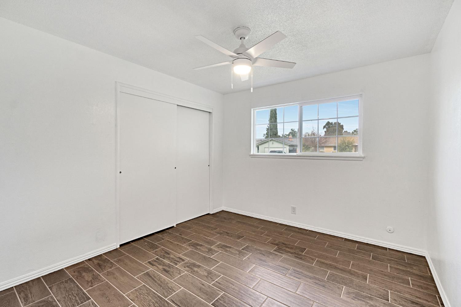 1215 E San Ramon Ave, Fresno, CA 93710