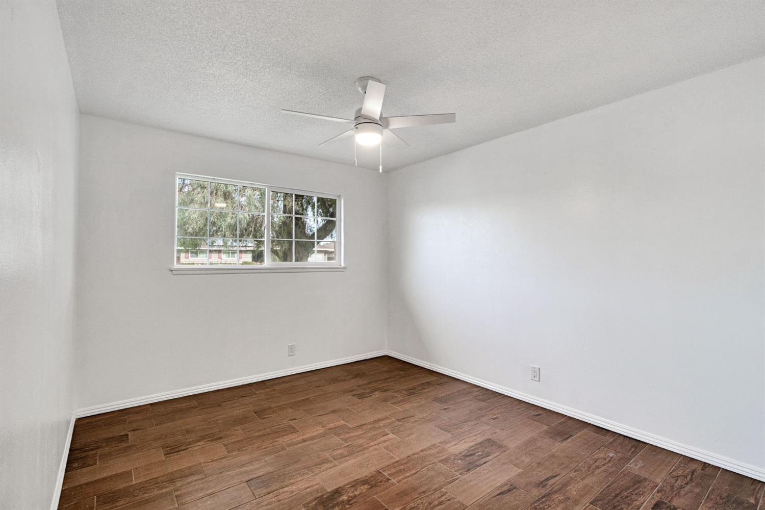 1215 E San Ramon Ave, Fresno, CA 93710