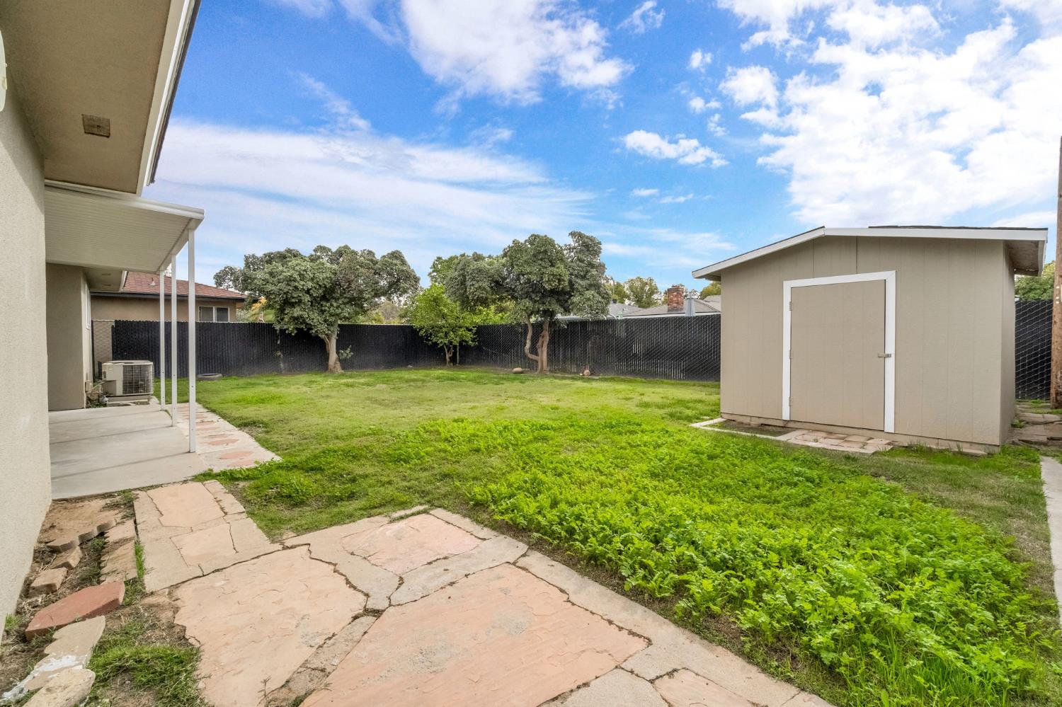 1215 E San Ramon Ave, Fresno, CA 93710