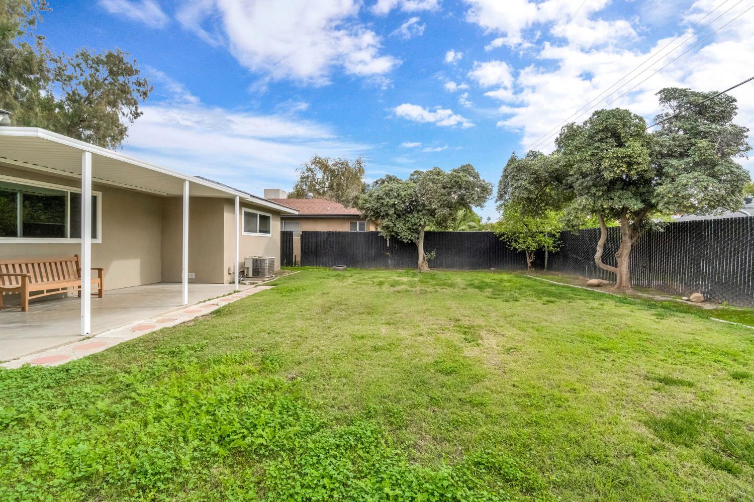 1215 E San Ramon Ave, Fresno, CA 93710