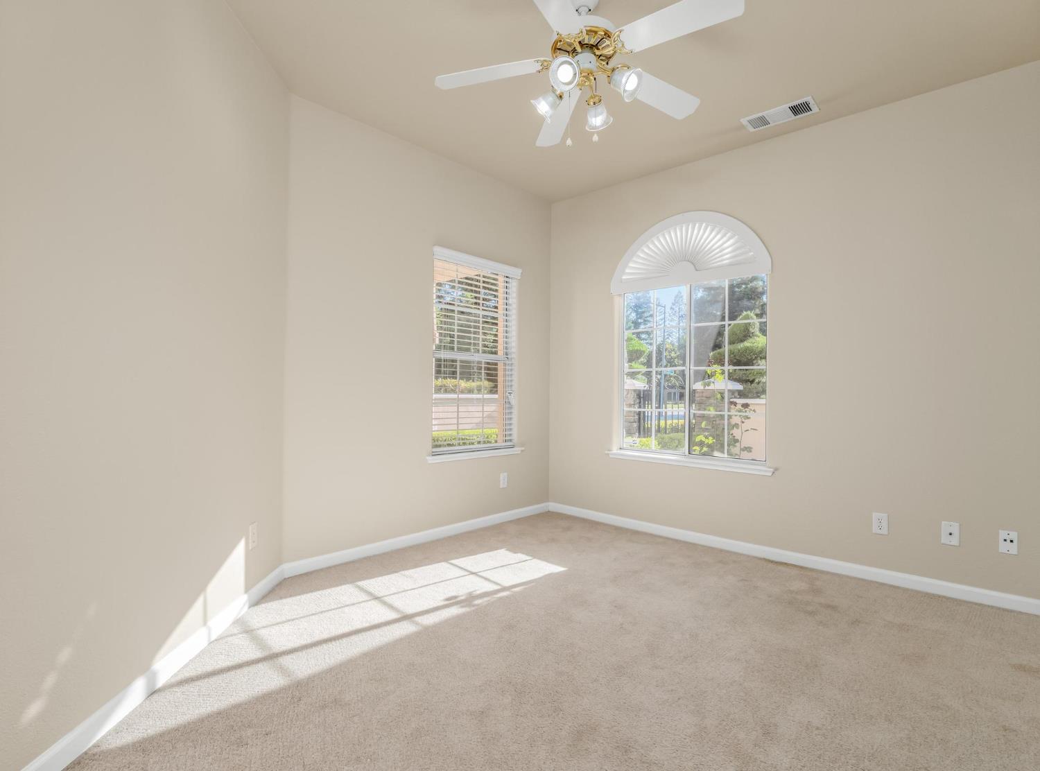 10168 N Rowell Ave, Fresno, CA 93730