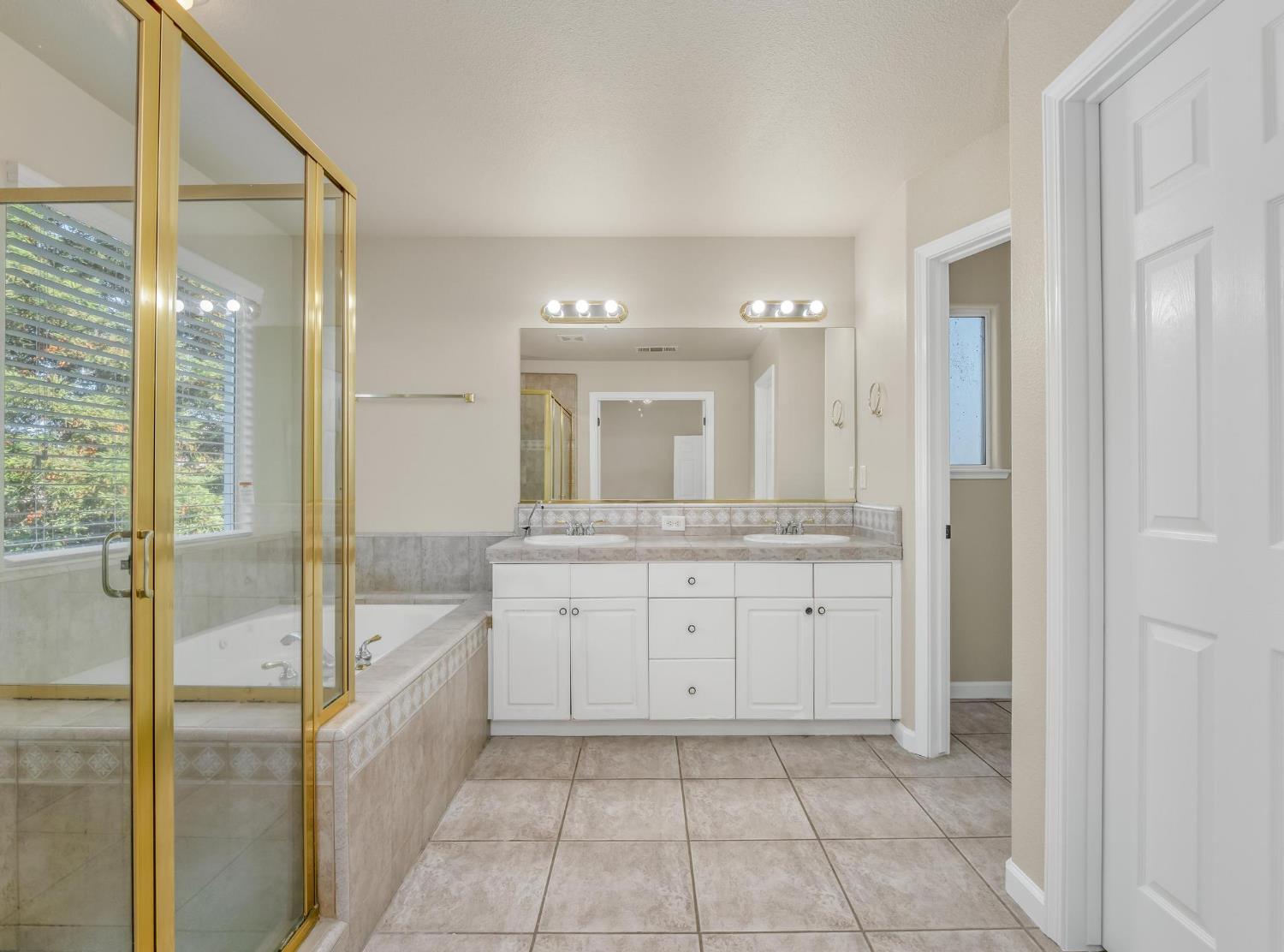 10168 N Rowell Ave, Fresno, CA 93730