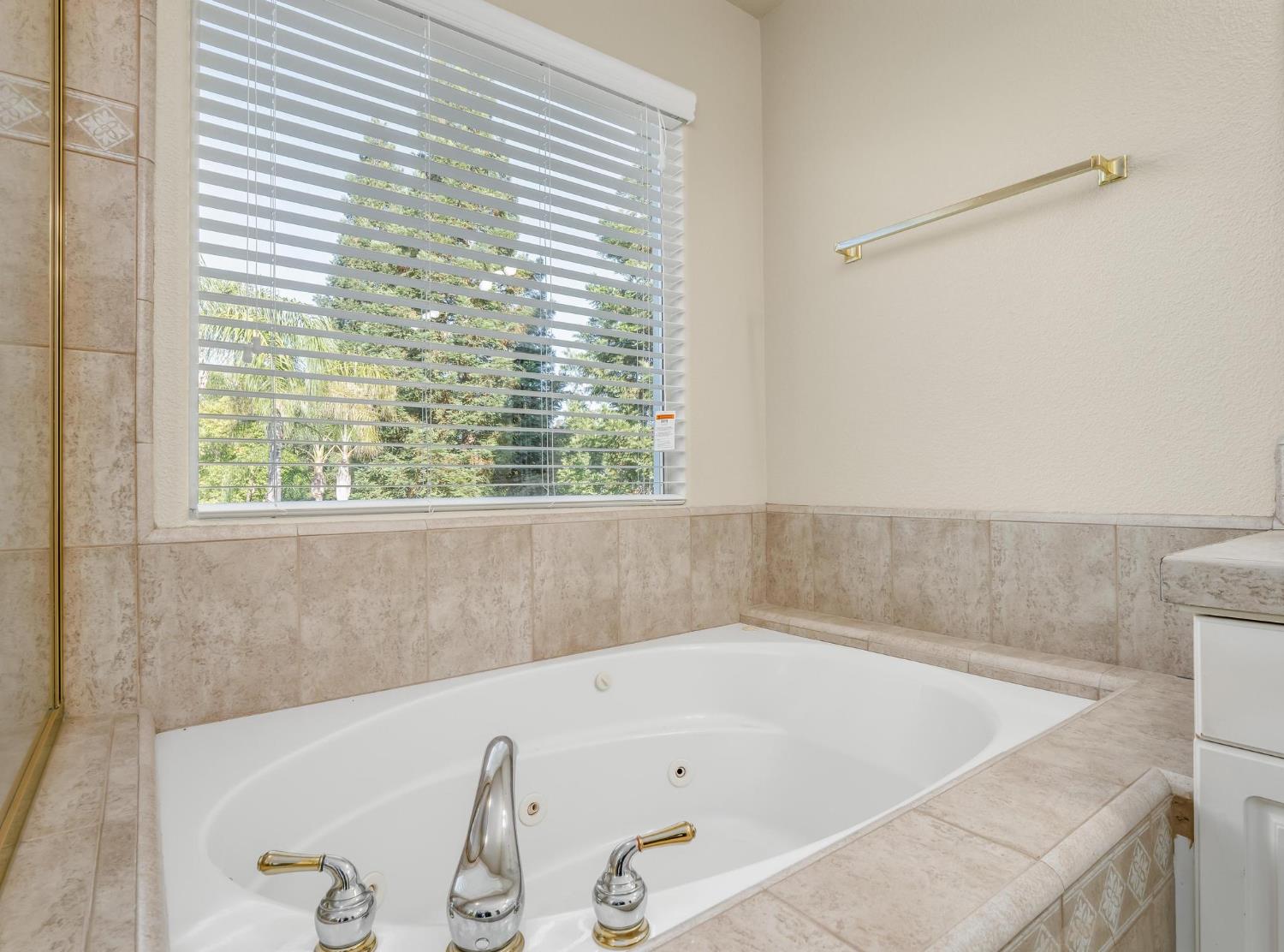 10168 N Rowell Ave, Fresno, CA 93730