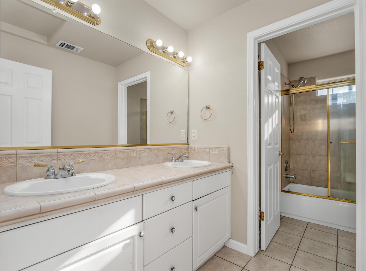 10168 N Rowell Ave, Fresno, CA 93730