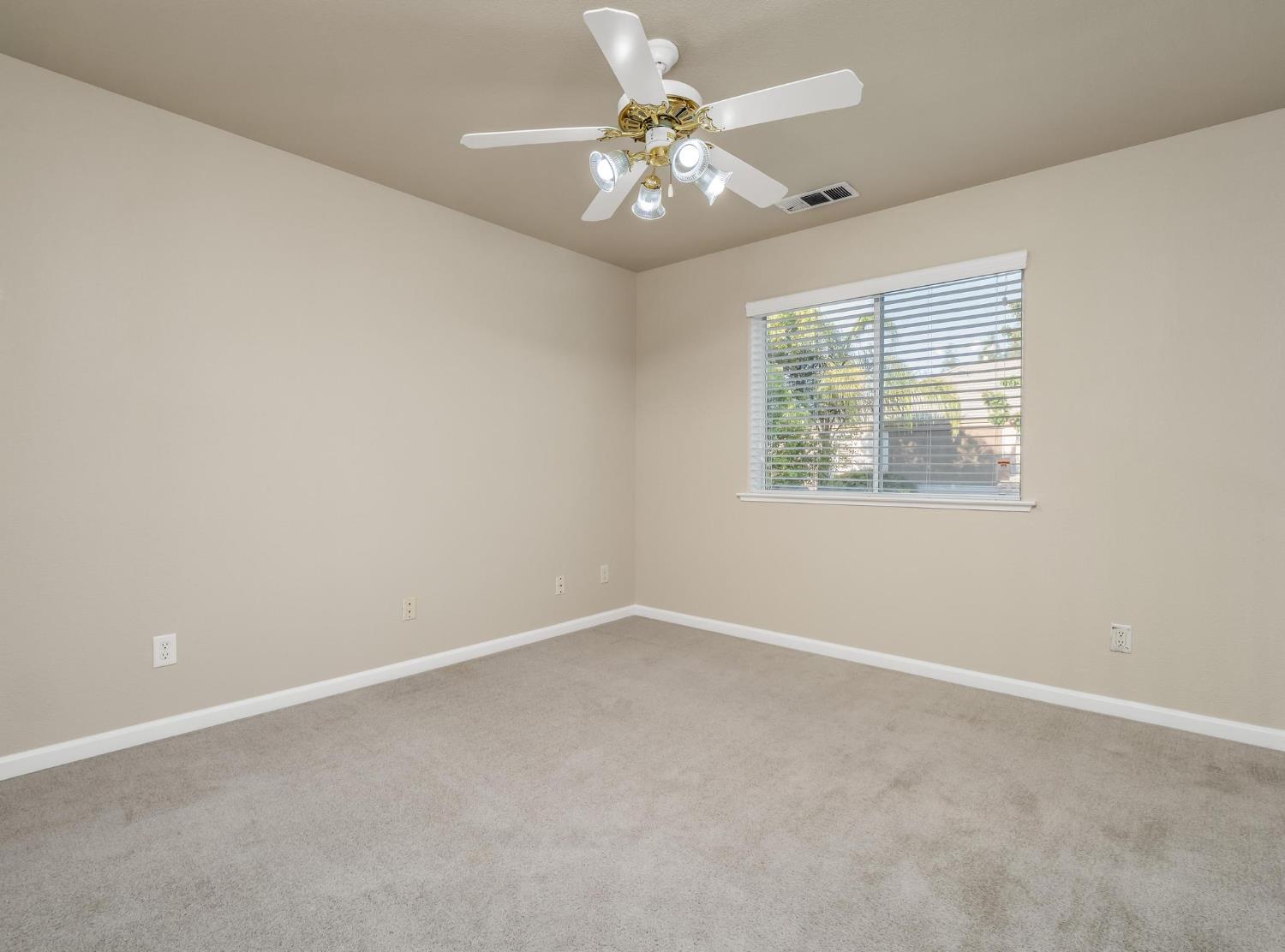 10168 N Rowell Ave, Fresno, CA 93730