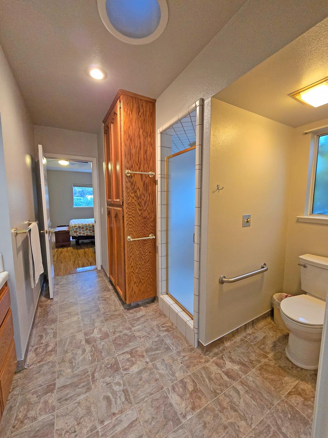 6711 N Chestnut Ave, Fresno, CA 93710