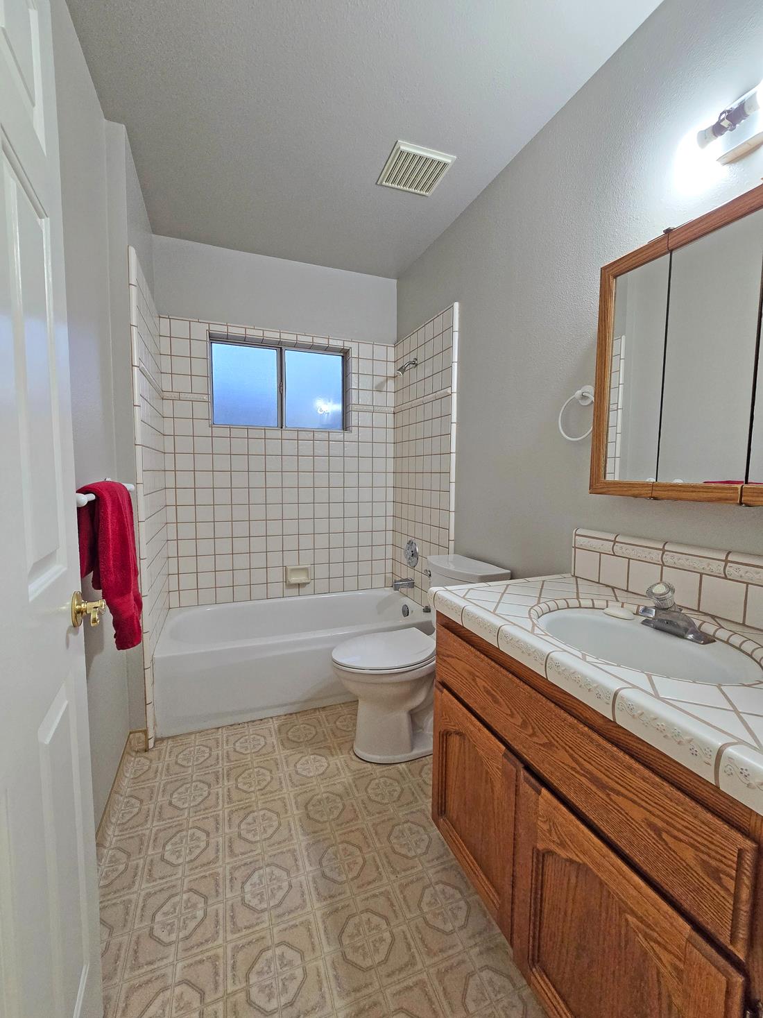 6711 N Chestnut Ave, Fresno, CA 93710