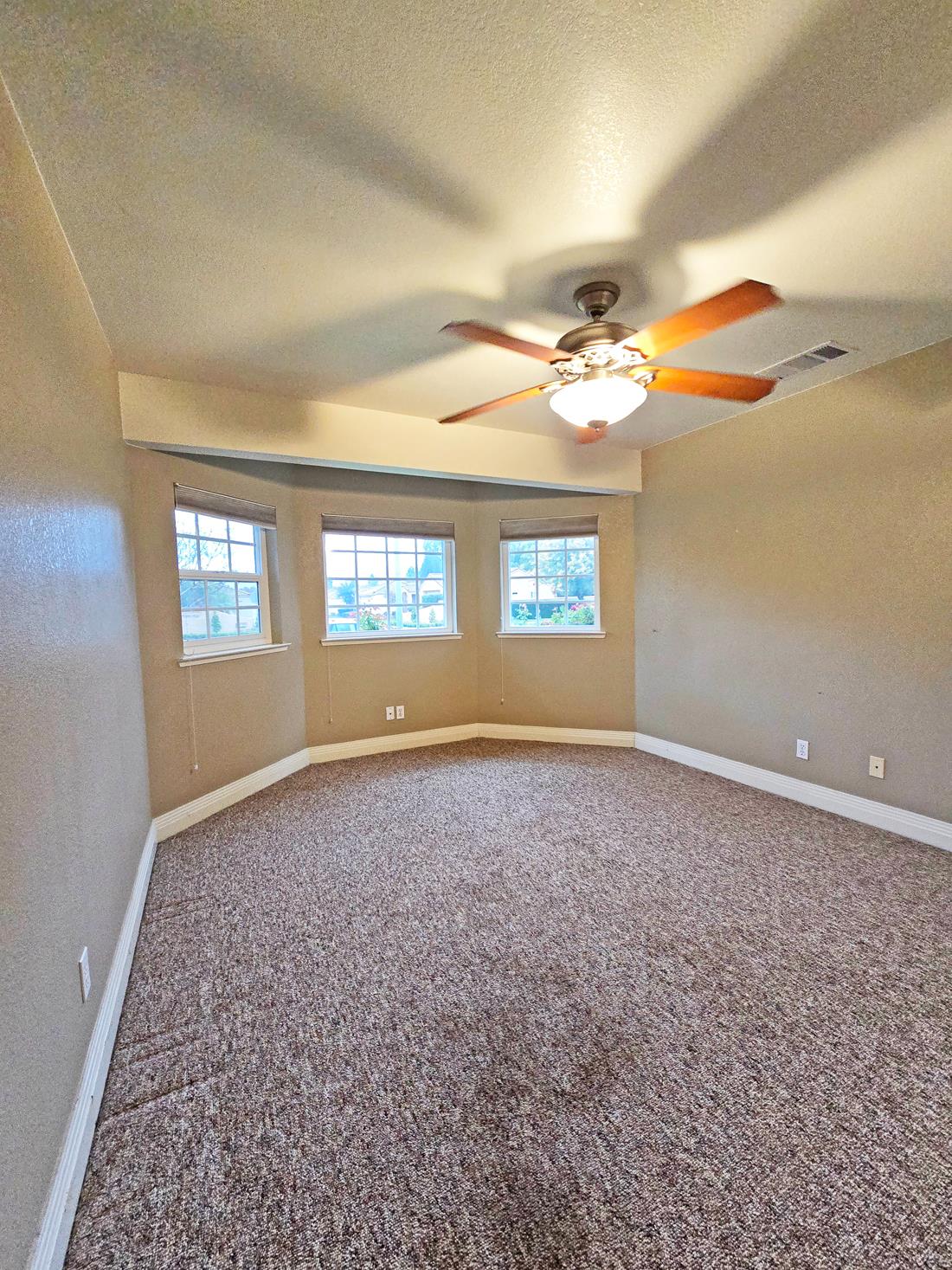 6711 N Chestnut Ave, Fresno, CA 93710