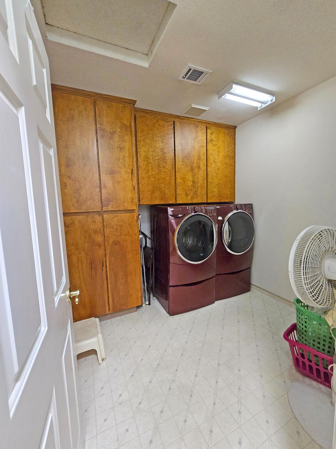 6711 N Chestnut Ave, Fresno, CA 93710