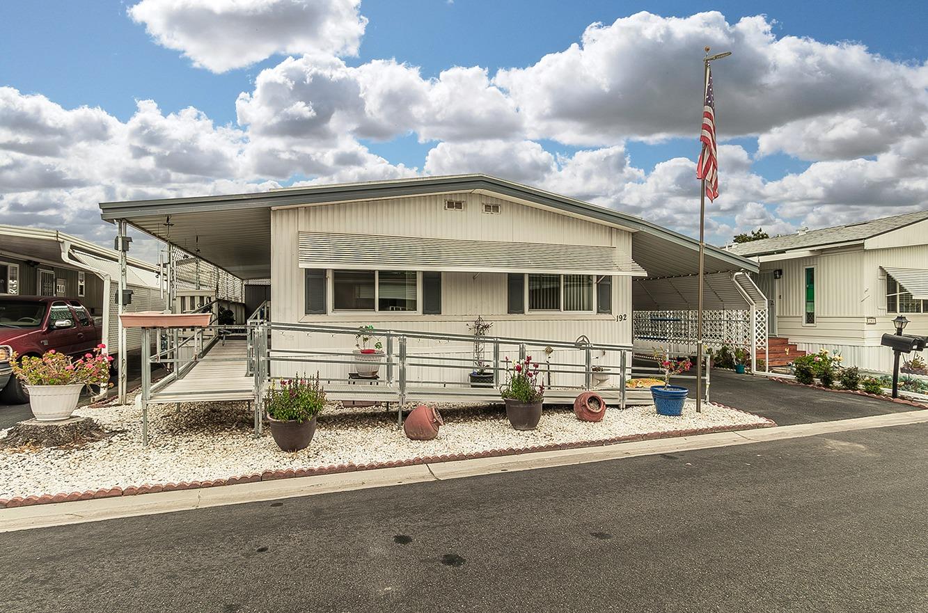 221 W Herndon Ave #192, Pinedale, CA 93650