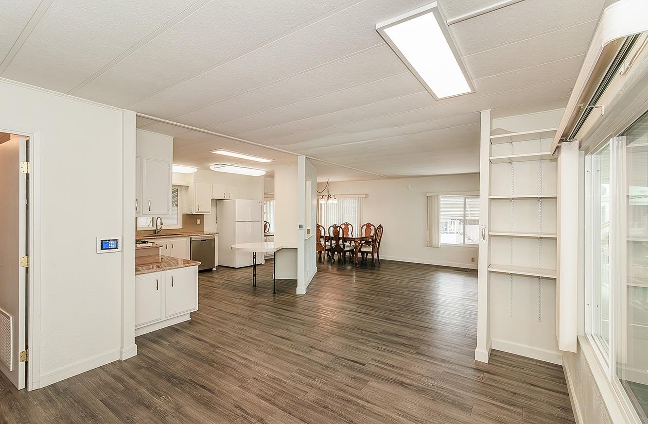 221 W Herndon Ave #192, Pinedale, CA 93650