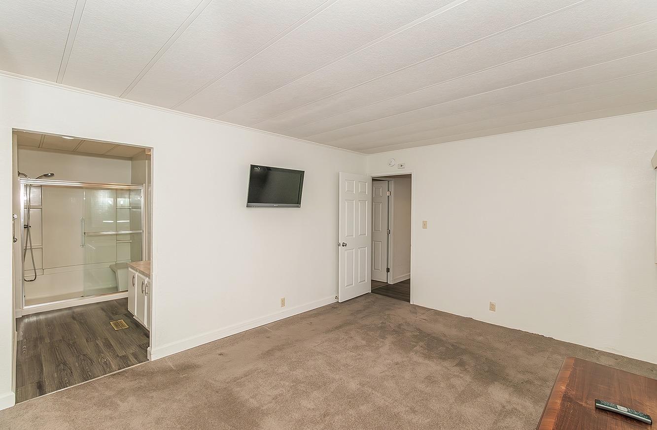 221 W Herndon Ave #192, Pinedale, CA 93650