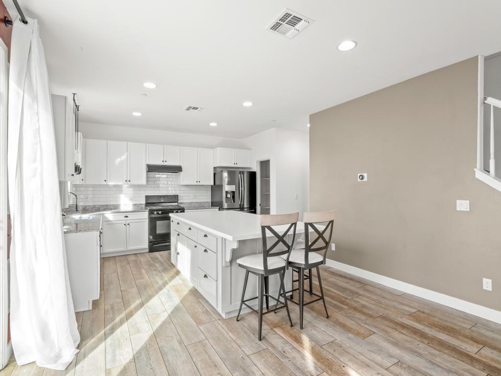 5774 E Beck Ave, Fresno, CA 93727