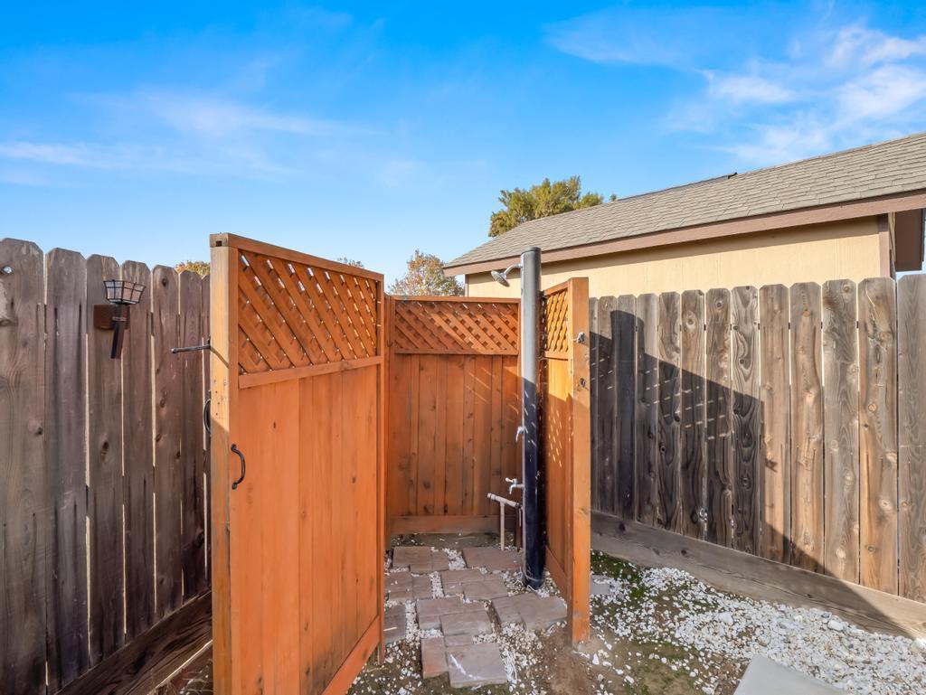 5774 E Beck Ave, Fresno, CA 93727